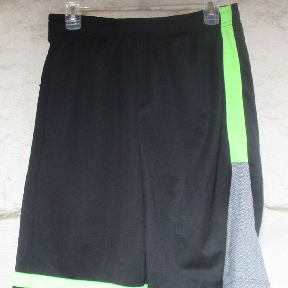 💥Zone Pro  Black and Lime Green Basketball Shorts Size M
